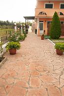 Nikos Villas