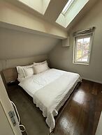 Airhome Limmatquai River View Apartment
