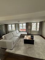 Airhome Limmatquai River View Apartment