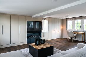 Airhome Limmatquai River View Apartment