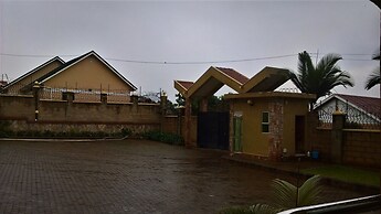 Lake Victoria Masionettes