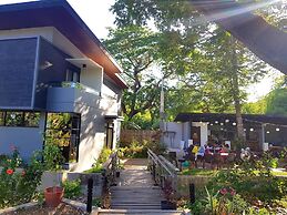 Acacia Garden Inn