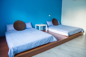 Country Lane Hostel