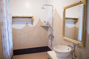 Country Lane Hostel