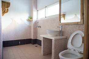 Country Lane Hostel