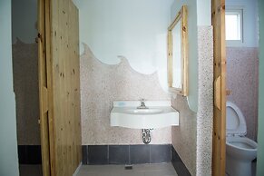 Country Lane Hostel