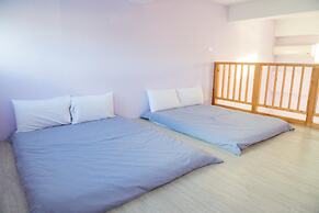 Country Lane Hostel