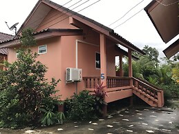 Baan Mek Lom