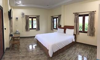 Baan Mek Lom