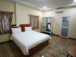 Baan Mek Lom