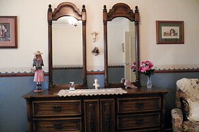 The Spanish Guesthouse, Private Rooms
