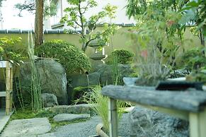 GUESTHOUSE engiya