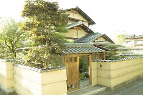 GUESTHOUSE engiya
