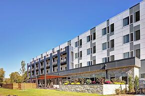 Courtyard by Marriott Appleton Riverfront