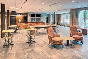 Courtyard by Marriott Appleton Riverfront