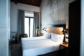 Legado Alcázar Hotel