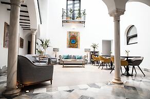 Legado Alcázar Hotel