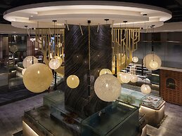DeRUCCI Hotel