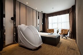 DeRUCCI Hotel