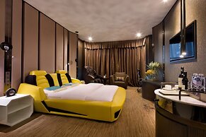 DeRUCCI Hotel