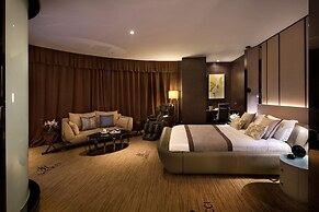 DeRUCCI Hotel