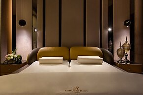 DeRUCCI Hotel