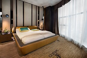 DeRUCCI Hotel