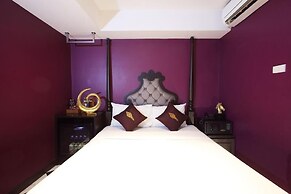 Violet Tower at Khaosan Palace