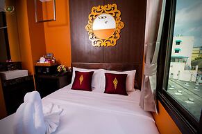 Violet Tower at Khaosan Palace