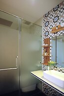 Cavilla Hotel & Apartment