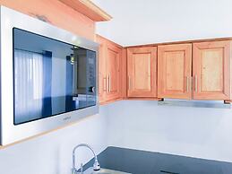 Cavilla Hotel & Apartment