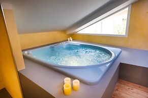 Alma Living Hotel