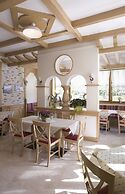 Alma Living Hotel