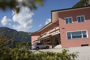 Alma Living Hotel