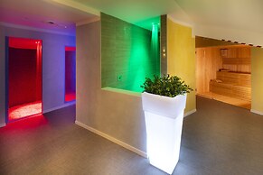 Alma Living Hotel