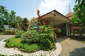 Noni's Resort