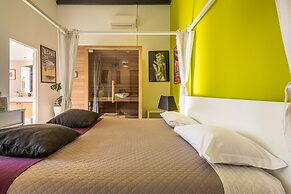Snob Luxury Suite