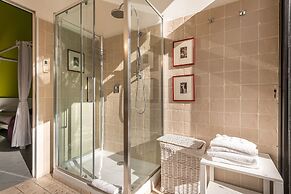 Snob Luxury Suite