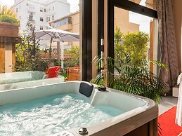 Snob Luxury Suite
