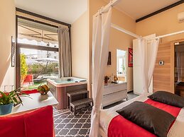 Snob Luxury Suite
