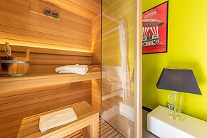 Snob Luxury Suite