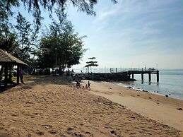 D'Wharf Hotel & Serviced Residence