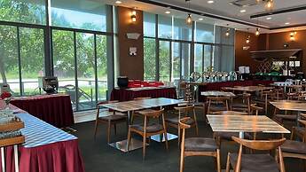 D'Wharf Hotel & Serviced Residence
