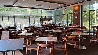 D'Wharf Hotel & Serviced Residence