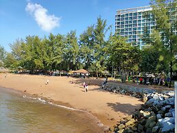 D'Wharf Hotel & Serviced Residence
