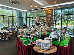 D'Wharf Hotel & Serviced Residence