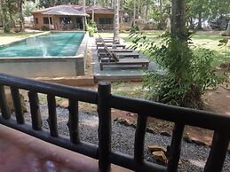 Melina's Beach Front Bungalow