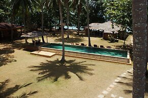Melina's Beach Front Bungalow