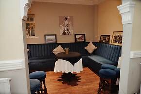 The Waverley Hotel