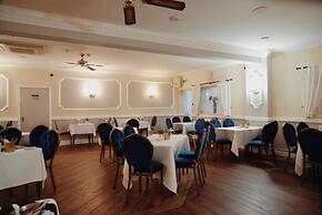 The Waverley Hotel